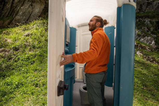 Porta potty delivery and setup in Woodridge, IL